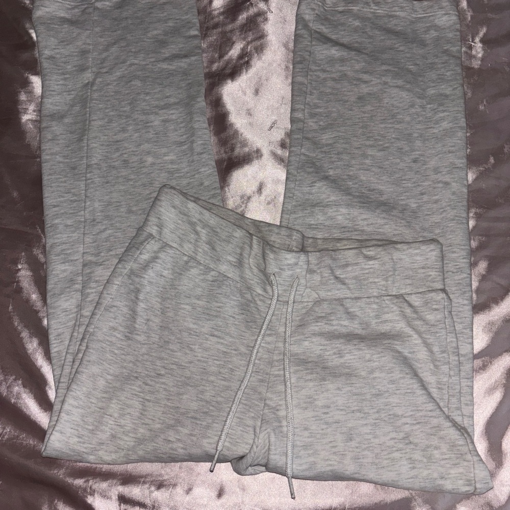 Grey Joggers with Elastic Waistband and Tapered Legs 💎